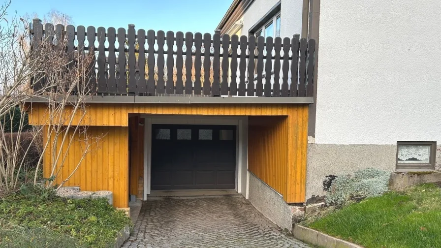 Zufahrt zur Garage