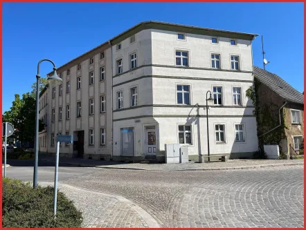 Straßenansicht - Haus kaufen in Finsterwalde - Mehrfamilienhaus im Zentrum von Finsterwalde 