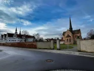 Ca. 30 m vom Haus entfernt befindet sich der Schlossgarten mit Zugang zum Schloss und der Klosterkirche Doberlug