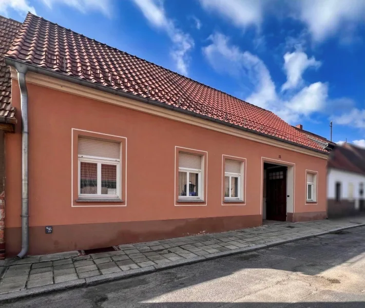  - Haus kaufen in Doberlug-Kirchhain - Gepflegtes Reihenhaus im historischen Stadtkern 