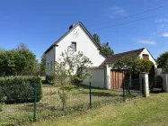 Seitenansicht und Garage