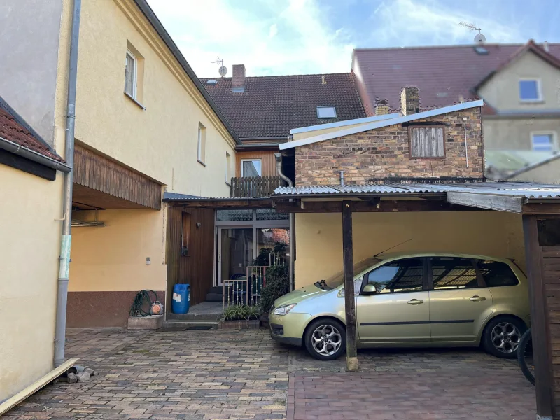 Carport / Hausrückansicht