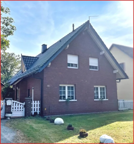 Straßenansicht - Haus kaufen in Heideland - Komfortables EFH mit ca. 1200 qm Wiese