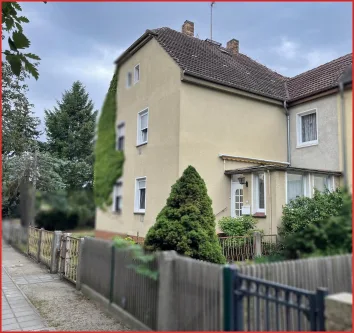 Straßenansicht - Haus kaufen in Finsterwalde - Auf zum Eigentum 