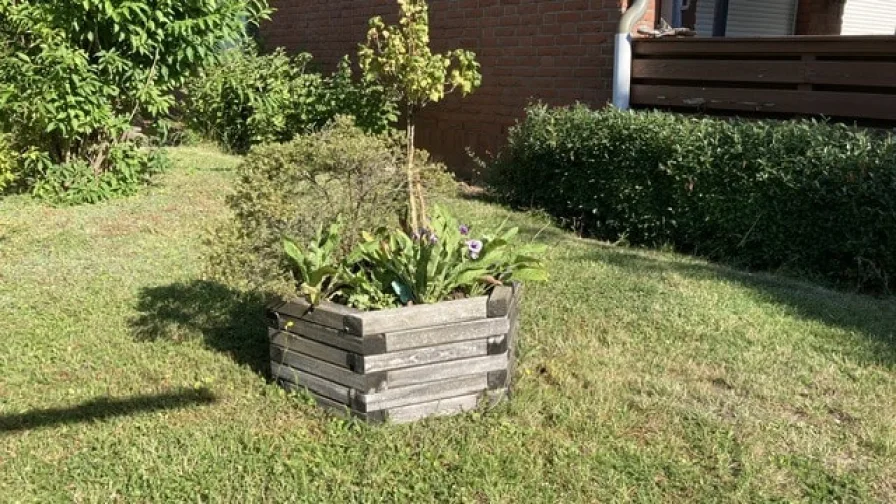 Garten mit Brunnen