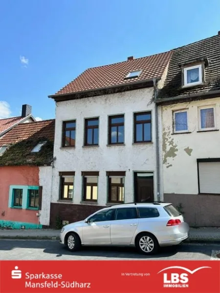 Straßenansicht - Haus kaufen in Lutherstadt Eisleben - Zwangsversteigerung demnächst, AG Eisleben!