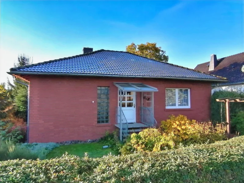 Straßenansicht - Haus kaufen in Mansfeld - Eins für Zwei!