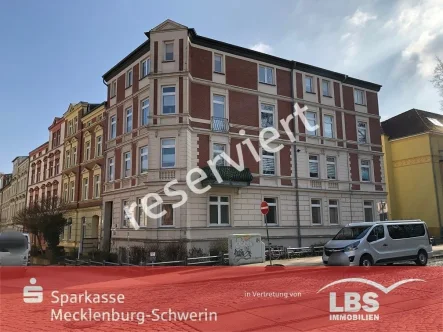 Straßenansicht - Wohnung kaufen in Schwerin - Barrierefreies Wohnen in der Innenstadt