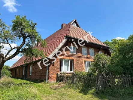 Vorderansicht - Haus kaufen in Picher - Charmantes Bauernhaus auf weitläufigem Grundstück!