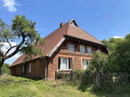 Vorderansicht - Haus kaufen in Picher - Charmantes Bauernhaus auf weitläufigem Grundstück!