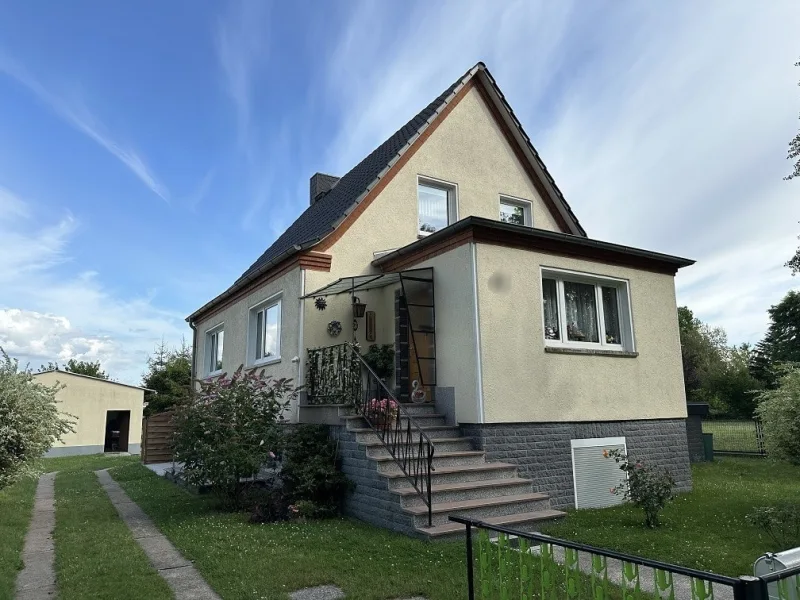 Vorderansicht - Haus kaufen in Malk Göhren - Ideales Familienwohnhaus auf großem Grundstück!