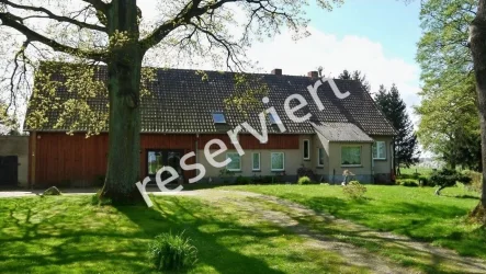 Straßenansicht - Haus kaufen in Vellahn - Häuslerei mit Garten, Tenne und Carports