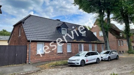 Straßenansicht - Haus kaufen in Ludwigslust - EFH mit Potenzial in zentraler Lage!