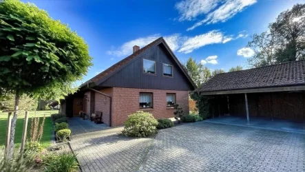 Straßenansicht - Haus kaufen in Hagenow Heide - Charmantes EFH mit großem Garten