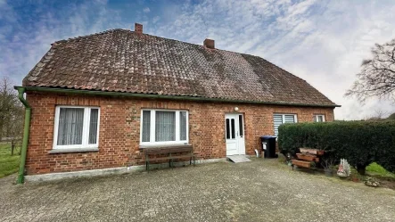 Voderansicht - Haus kaufen in Glaisin - Wohnhaus mit viel Potential !