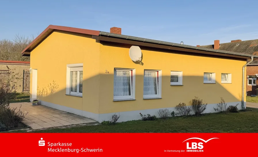  - Haus kaufen in Bütow - Urlaub an der Seenplatte