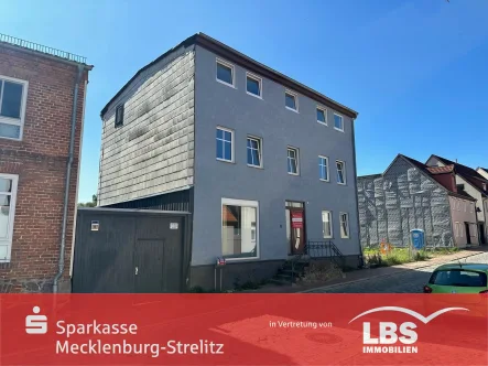 Blick von der Straße - Haus kaufen in Burg Stargard - Wohnen in bester Lage - Burg Stargard