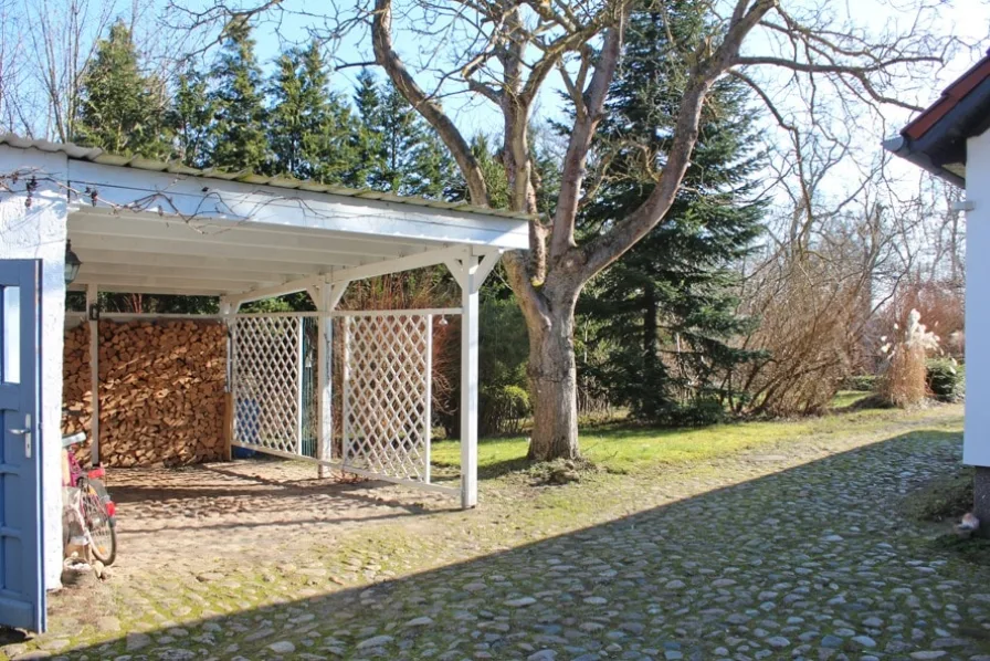 ... Carport und ...