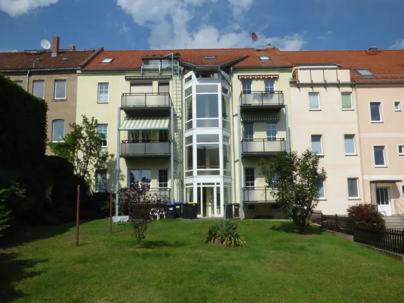 Hausansicht - Wohnung kaufen in Riesa - Riesa, Zentrum – 3-Raum-Eigentumswohnung mit Balkon