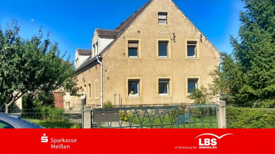 Wohnhaus Straßenansicht - Haus kaufen in Großenhain - Großzügiges Anwesen im Dörnröschenschlaf