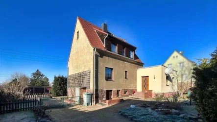 Gartenansicht - Haus kaufen in Weinböhla - gemütliches Zuhause mit Ausbaupotential