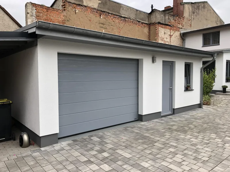 Garage mit Nebenraum