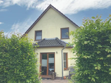 Giebel - Haus kaufen in Stavenhagen - Ideal für die Familie mit Kindern!