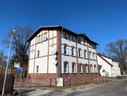 Straßenansicht Mehrfamilienhaus