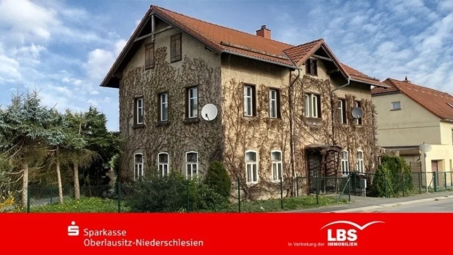 Straßenansicht  - Haus kaufen in Ebersbach-Neugersdorf - Ein Haus - vier Jahreszeiten!