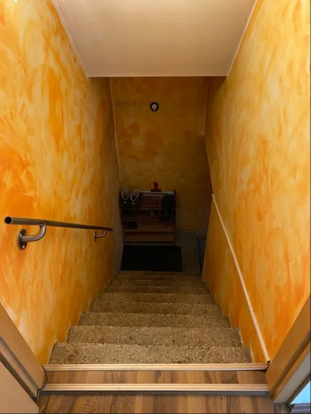 Treppe zum Kellergeschoß