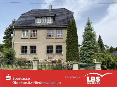 Straßenansicht - Haus kaufen in Seifhennersdorf - Idyllisches EFH sucht neue Bewohner! 