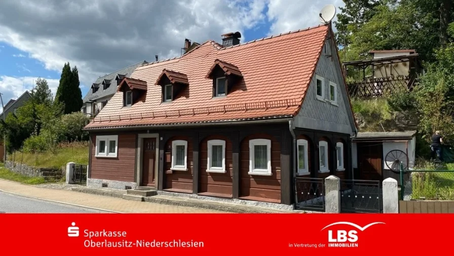 Straßenansicht - Haus kaufen in Ebersbach-Neugersdorf - Ihr Stück regionale Geschichte!