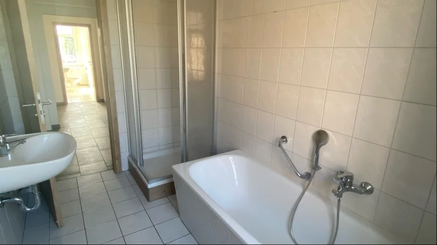 Badezimmer - Wohneinheit EG