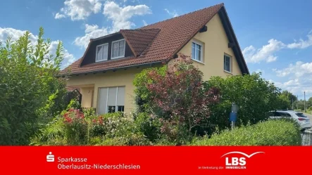 Straßenansicht - Haus kaufen in Beiersdorf - Ihr Rückzugsort in ruhiger Siedlungslage