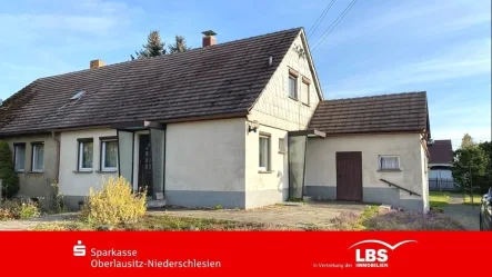 Front- und Seitenansicht - Haus kaufen in Leutersdorf - Natur pur!