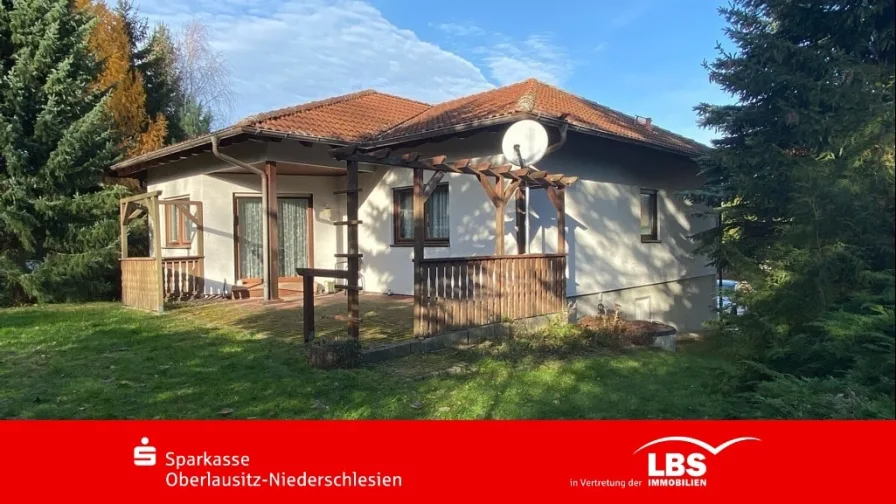 Rückansicht - Haus kaufen in Ebersbach-Neugersdorf - Wohnzimmer mit Gartenanschluss