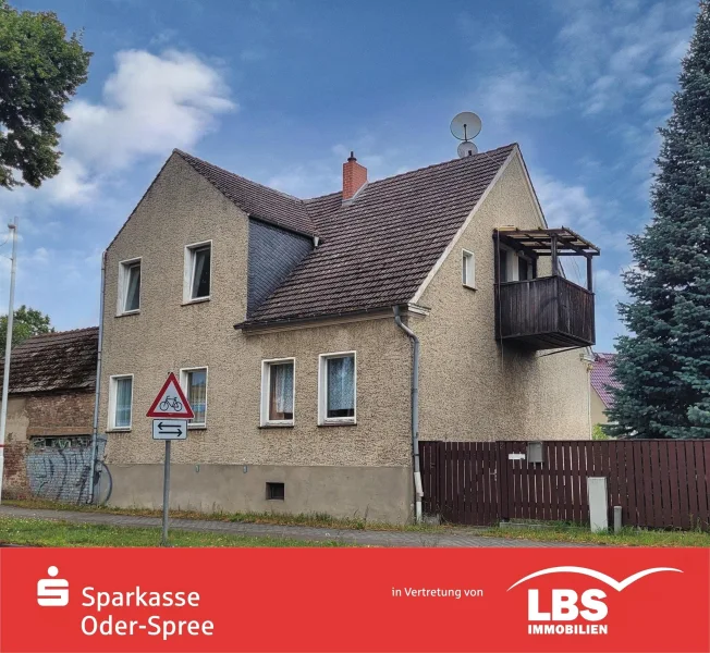 Immobilie Frontansicht - Haus kaufen in Storkow - EFH mit vielen Optionen auf großen Grundstück!
