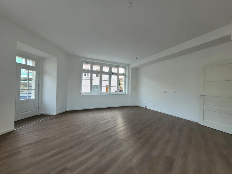 Wohnbereich mit Wohnküche - Wohnung mieten in Fürstenwalde - Ebenerdige 2-Zimmer-Wohnung in zentraler Lage!