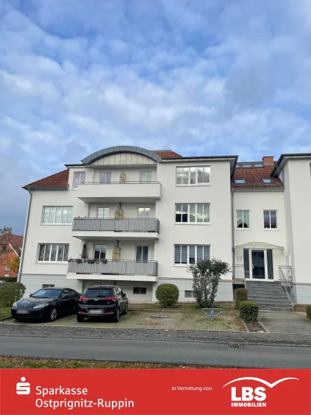 Straßenansicht - Wohnung kaufen in Neuruppin - Eigentumswohnung in großartiger Lage