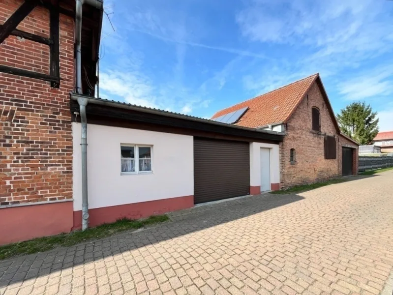 Werkstatt, Stall und Garage