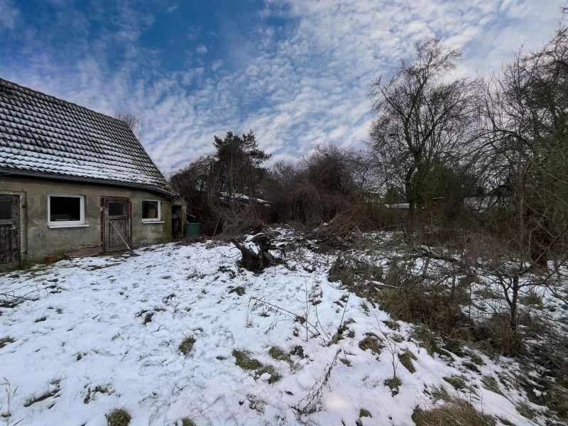 Garten mit Nebengelass