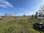 Garten mit Blick auf das Feld