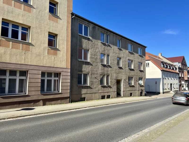 55 Haupthaus (HH) - Haus kaufen in Meyenburg - 3 Mehrfamilienhäuser mit insgesamt 19 Wohnungen !