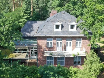 Hotel - Haus kaufen in Schenkendöbern - Großes, herrschaftliches Anwesen auf 145.000 m² am See