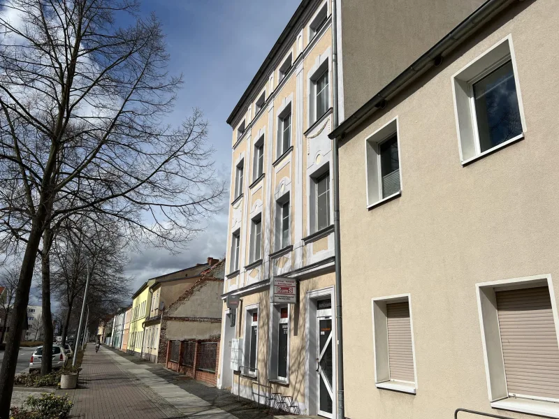 Cottbuser Straße - Zinshaus/Renditeobjekt kaufen in Forst - Kleine Kapitalanlage mit vielen Möglichk