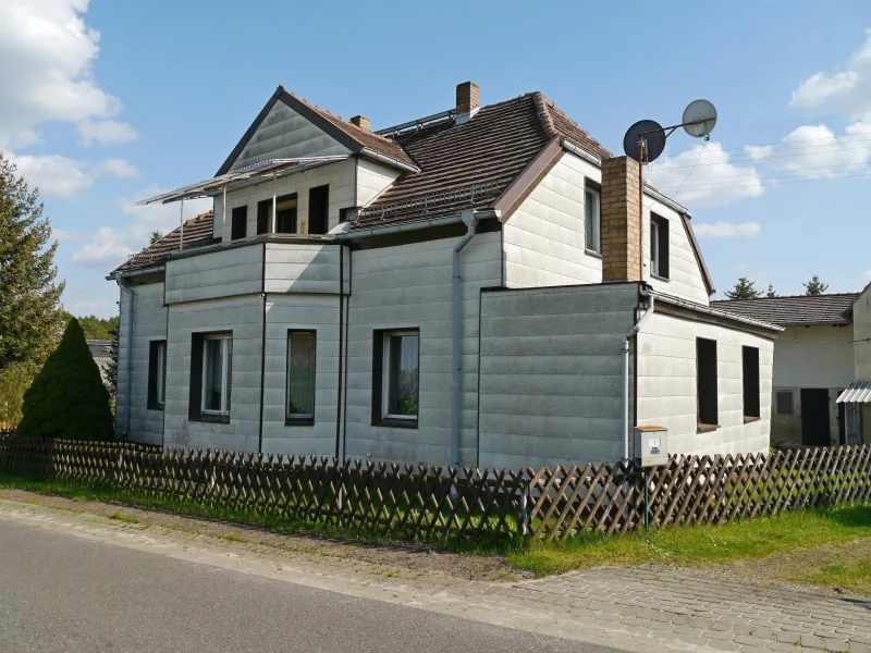 Straßenansicht - Haus kaufen in Felixsee - Ländliches Domizil für die große Familie!
