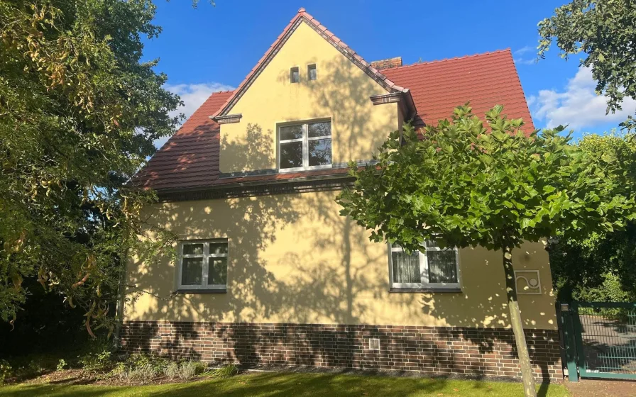 Ansicht SW - Haus kaufen in Cottbus - Solides Haus und viel Platz in Merzdorf!