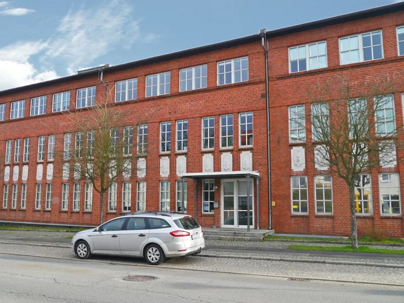 Straßenansicht - Büro/Praxis kaufen in Spremberg - Gewerbliche Eigentumseinheit am Stadtzentrum