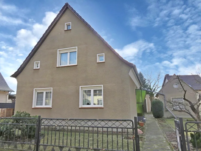 Straßenansicht - Haus kaufen in Spremberg - Schön wohnen am Stadtrand!