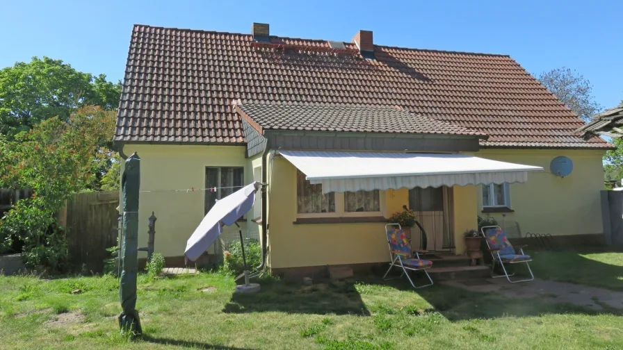 Hofansicht - Haus kaufen in Neuhausen - Ein Hof auf dem Lande